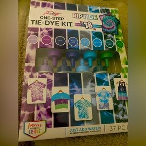 Tulip 8 color one step the die kit